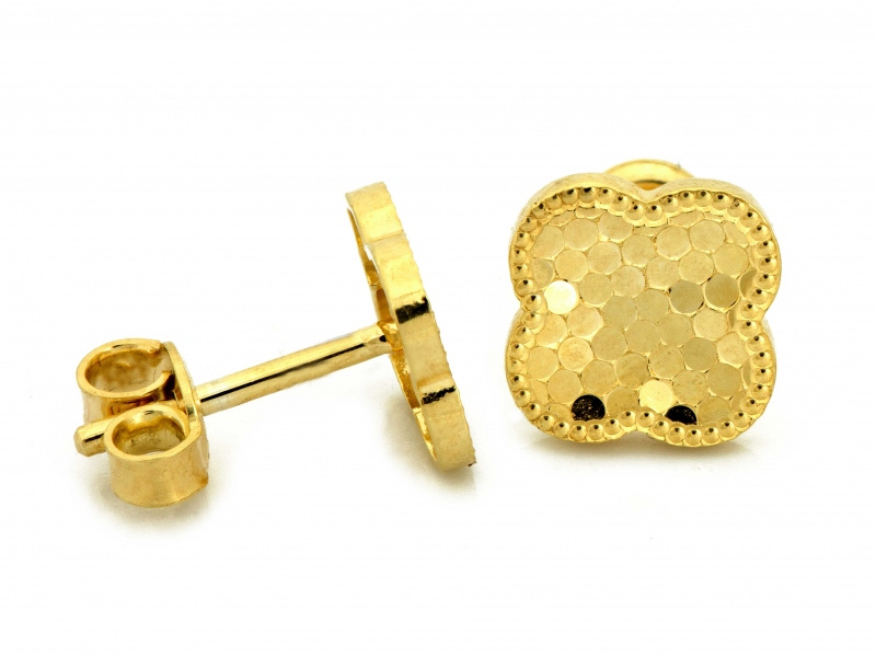 Złote kolczyki koniczynki