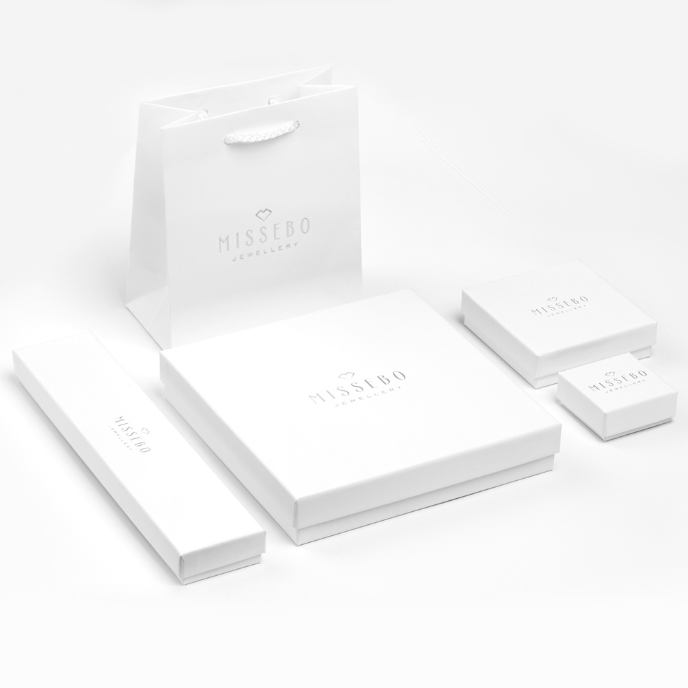 Bransoletka srebrna na czarnym sznurku koniczynka z masą perłową