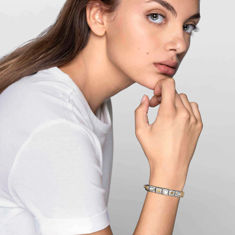 Element link do bransoletek Nomination Composable Stal + Złoto 18k czarny kwiatek Camelia