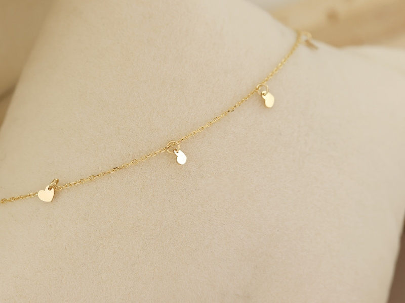 Bransoletka złota na nogę z serduszkami