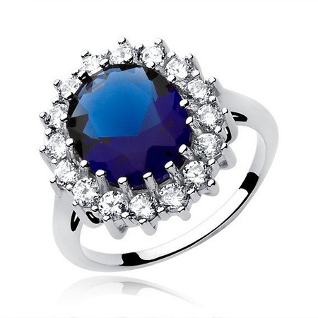 Srebrny pierścionek z cyrkoniami