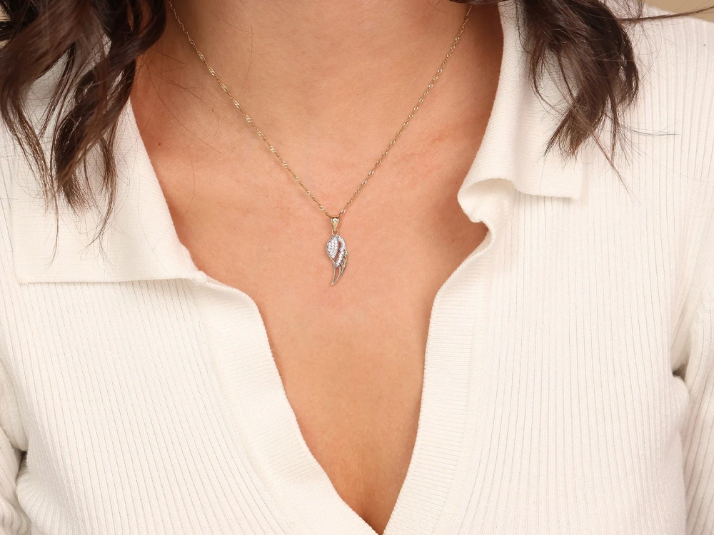 Zawieszka złota skrzydło ażurowe z cyrkoniami