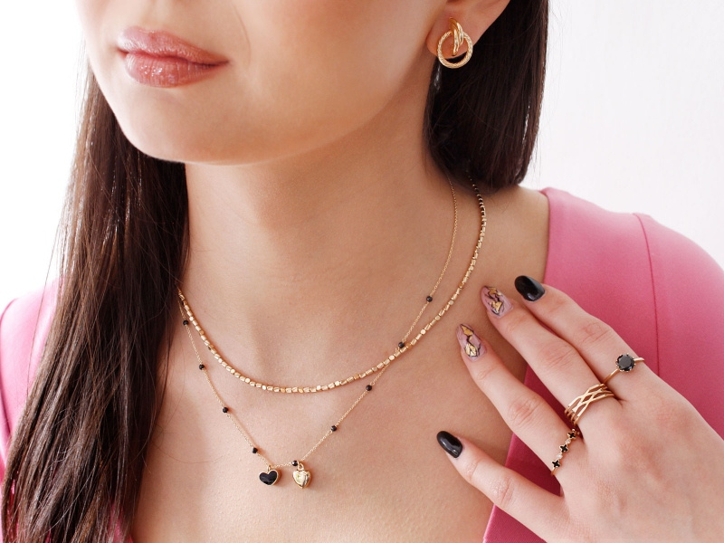 Naszyjnik złoty z diamentowanych elementów