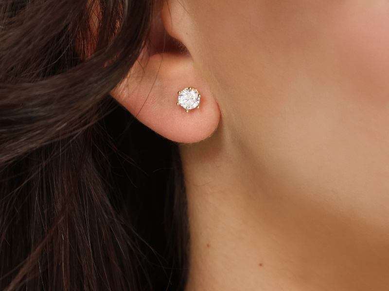 Złote kolczyki sztyft z cyrkoniami