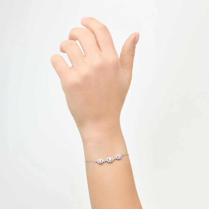 Bransoletka srebrna kwiatki z cyrkoniami