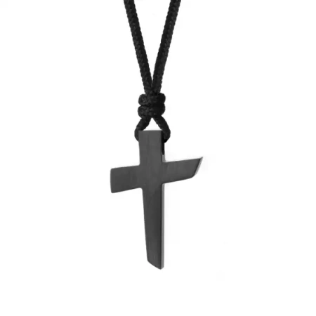 Naszyjnik ze stali szlachetnej z czarnym krzyżem na czarnym sznurku