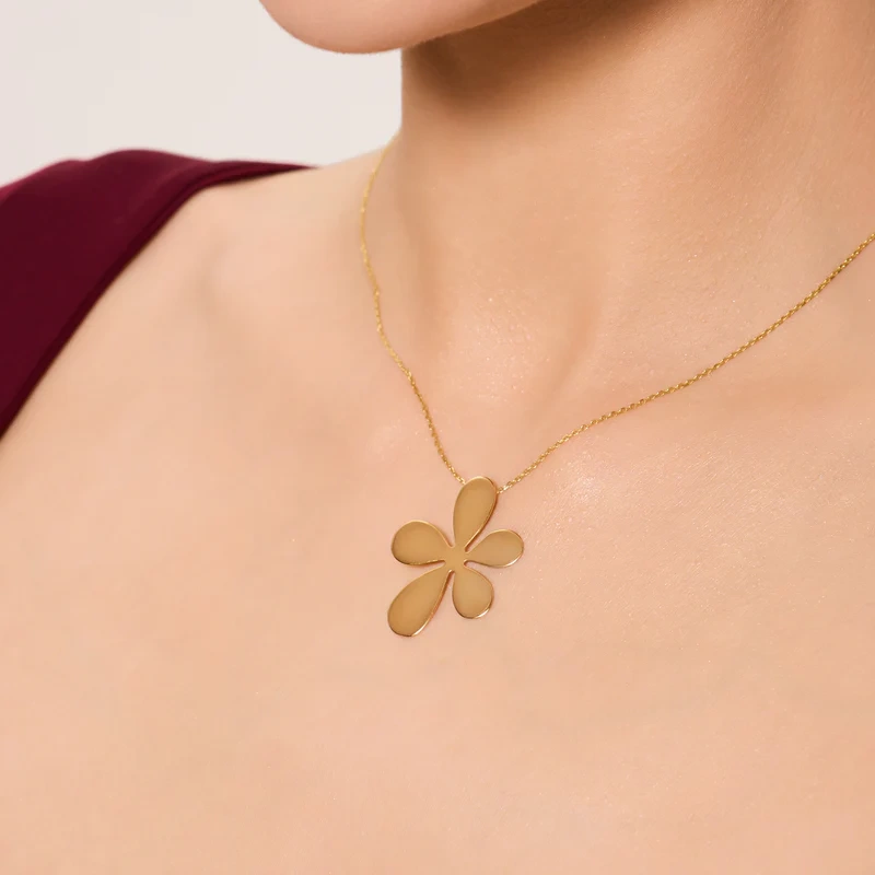 Naszyjnik pozłacany z kwiatem