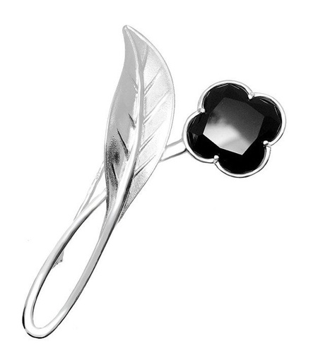 Srebrna broszka kwiat z czarną cyrkonią