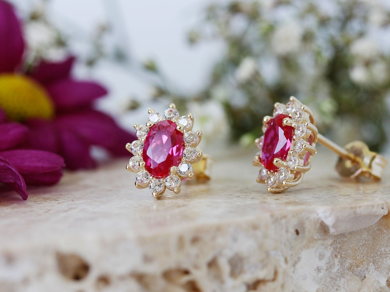 Złote kolczyki karmazycja z rubinową cyrkonią