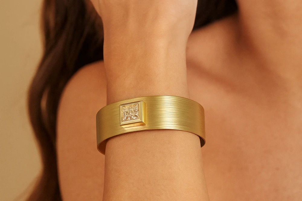 Bransoletka pozłacana z Tytanem i cyrkoniami