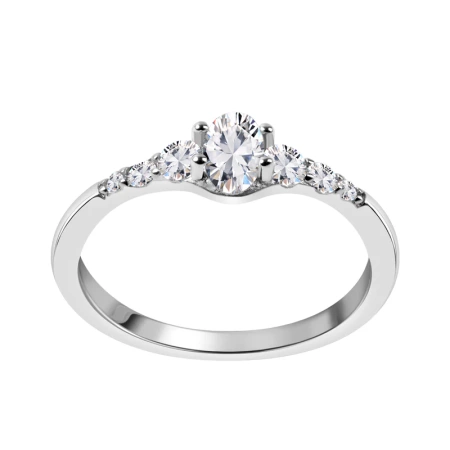 Srebrny pierścionek z cyrkonią w owalnym szlifie