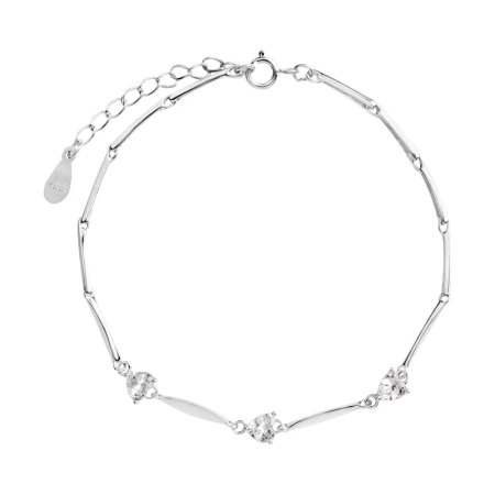 Bransoletka srebrna z cyrkoniami w kształcie serca